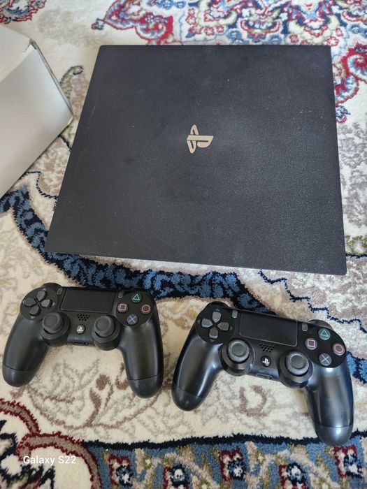 Play station 4 slim продается срочно в хорошем состоянии