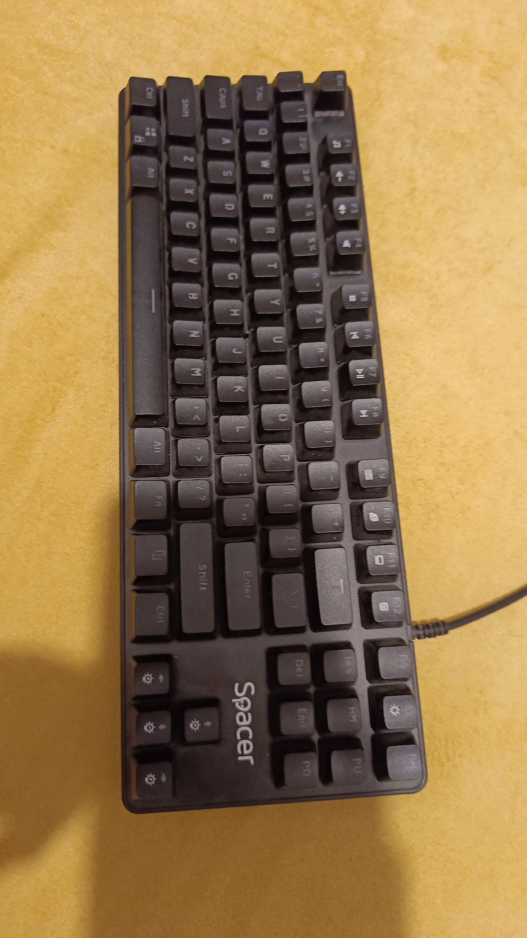Set tastatura mecanică și mouse Logitech