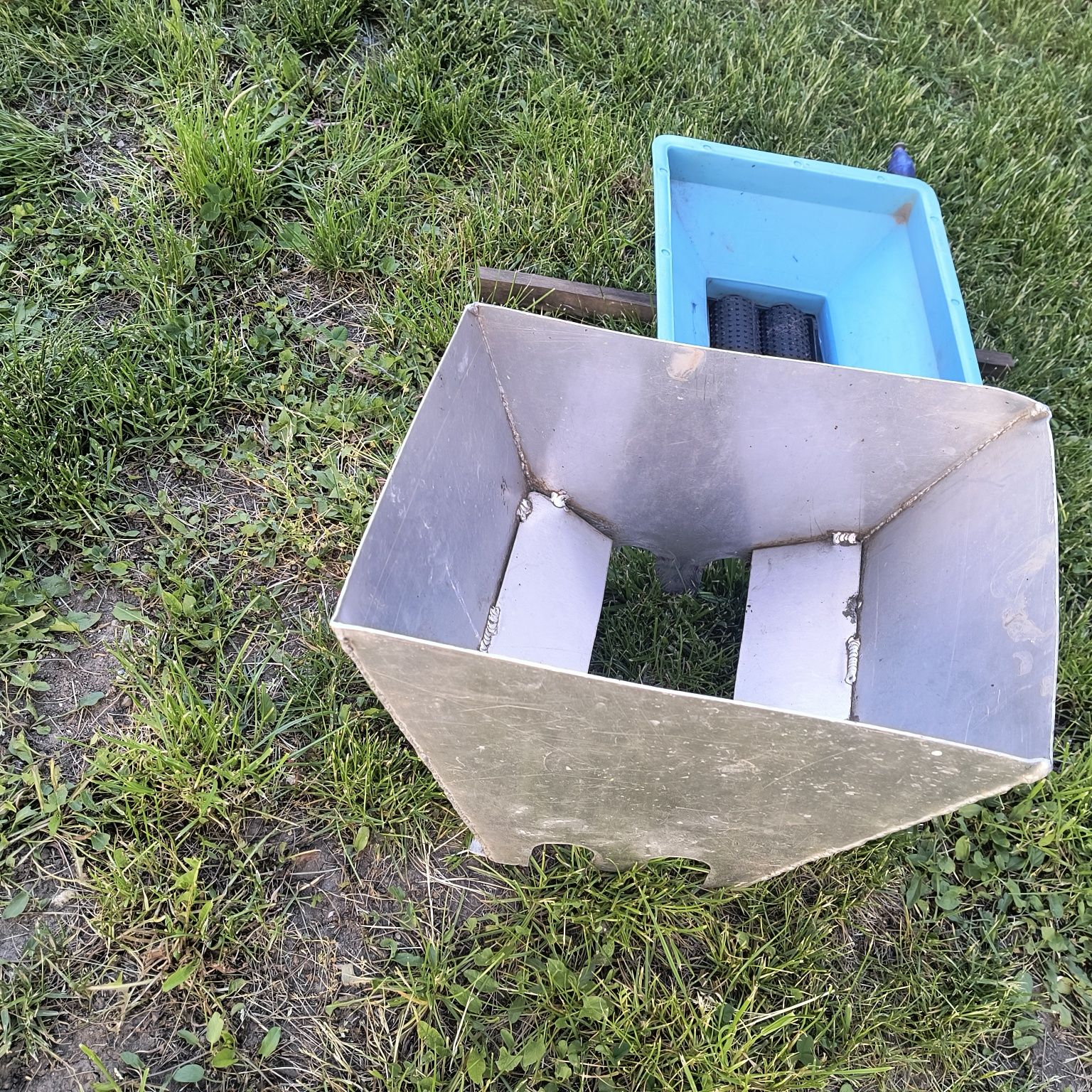 Zdrobitor de struguri și cuva inox