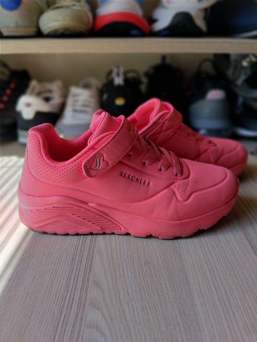 Маратонки Skechers неоново розово