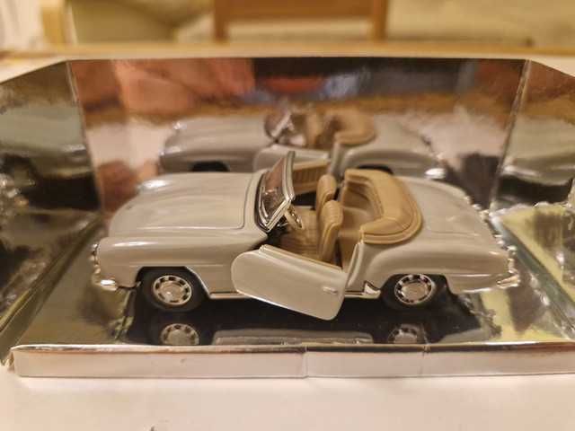 Умален колекционерски модел Mercedes-Benz 190 SL Newray 1/43