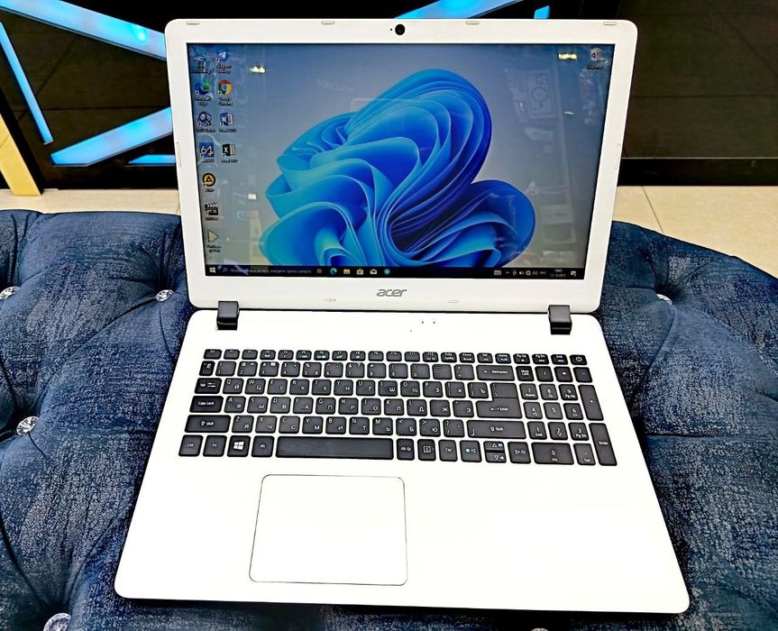 Noutbuk Acer offisnoy