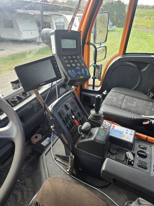 Unimog U500 echipat pentru deszăpezire