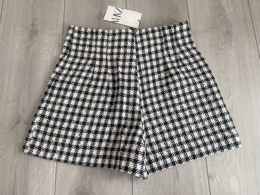 Къси панталонки Zara