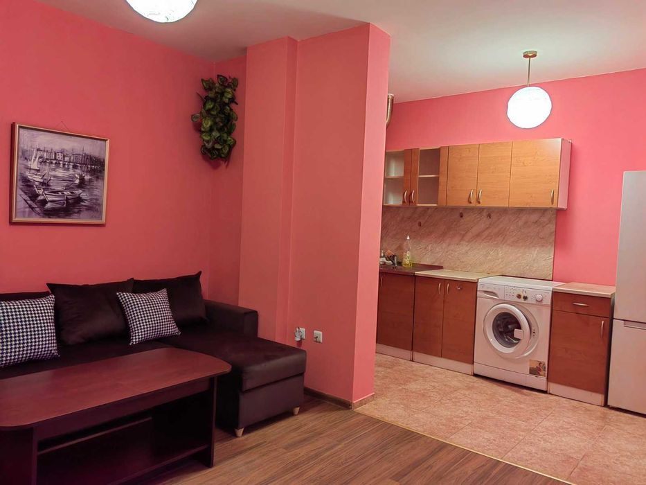 Двустаен обзаведен апартамент кв.Победа