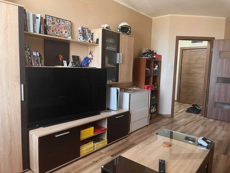 Двустаен имот в кв.Люлин 10