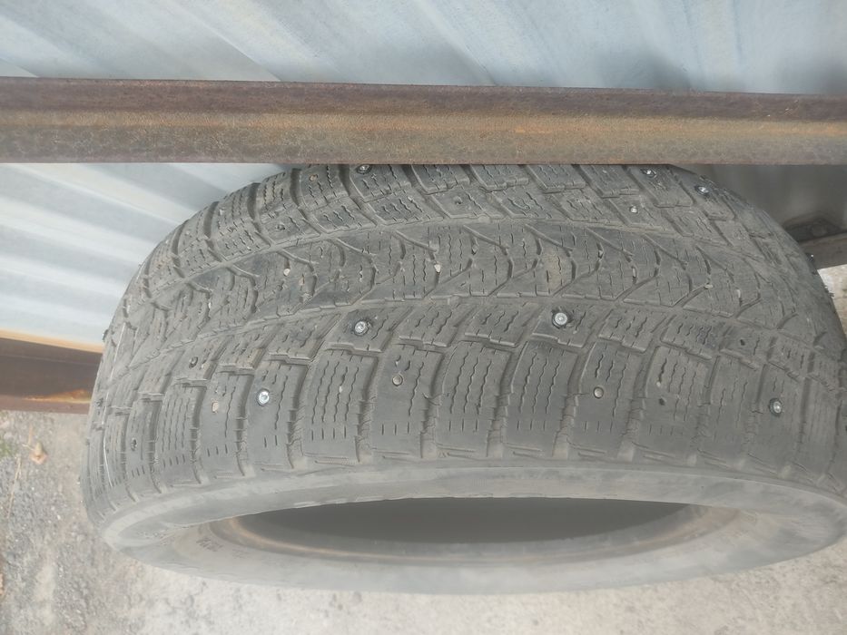 Продам зимнюю шифрованную резину 215* 60 R 16