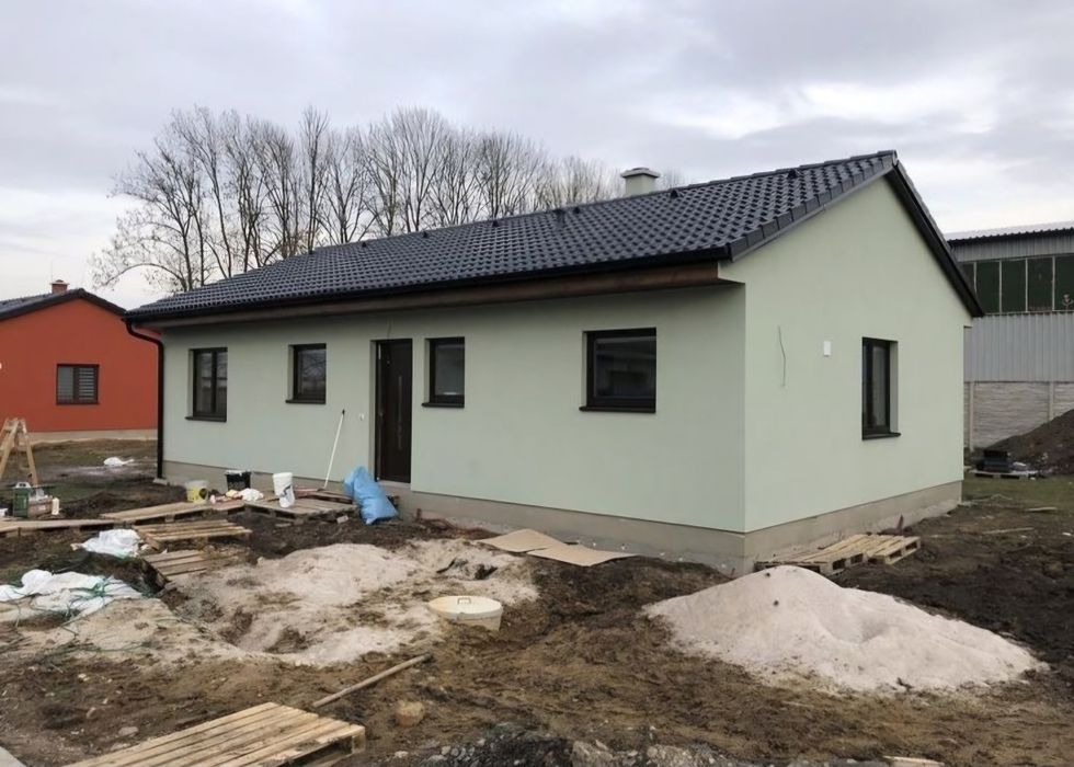 Case pe structură metalică cu panouri sandwich – viitorul construcțiil