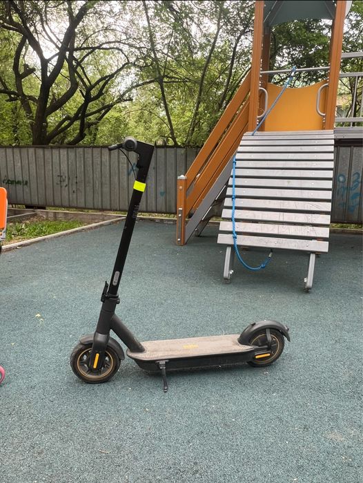 продам электросамокат Ninebot max g30p