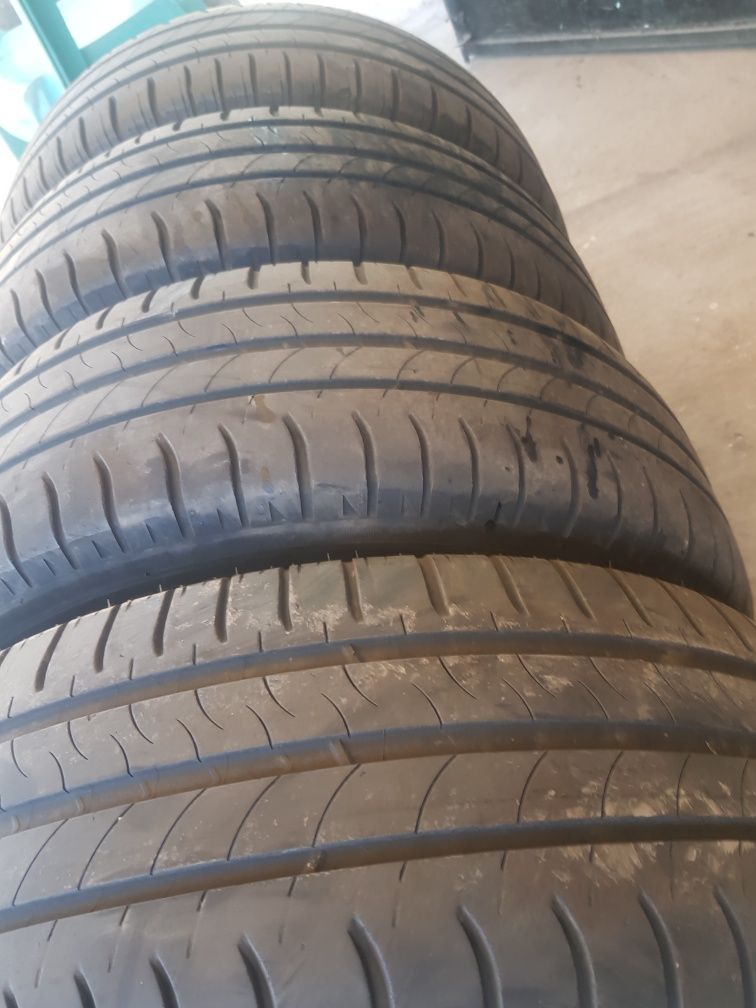 215/60/16 michelin