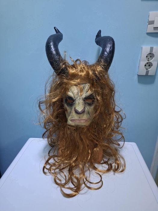 Маска с рога нова неупотребявана