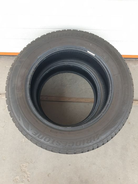 Зимни гуми 2 броя BRIDGESTONE Blizak LM001 205 60 R16 дот 3319