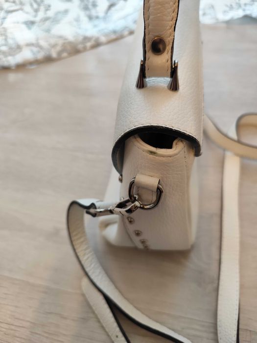 Geanta alba de piele