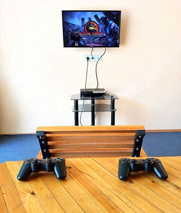 Oqtosh dacha, Quyoshga yaqin, Faqat oila qoʻyiladi.