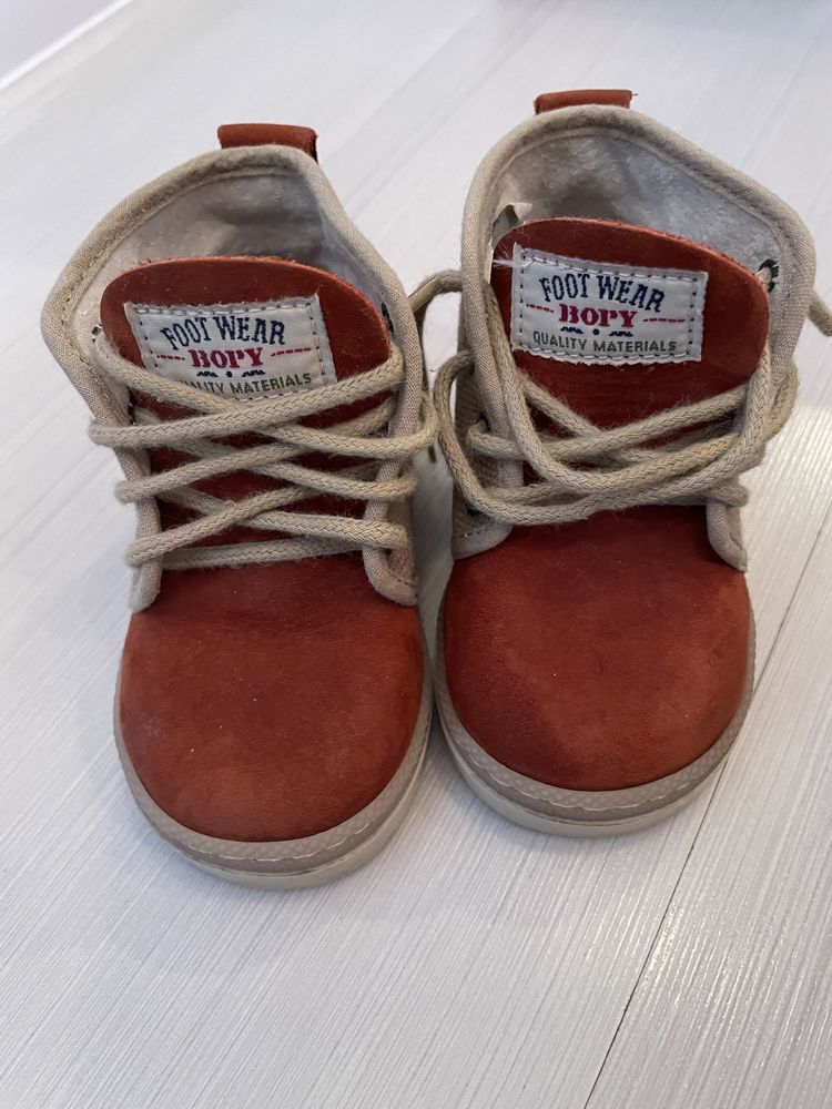 Детски обувки с естествена стелка-18,19 номер