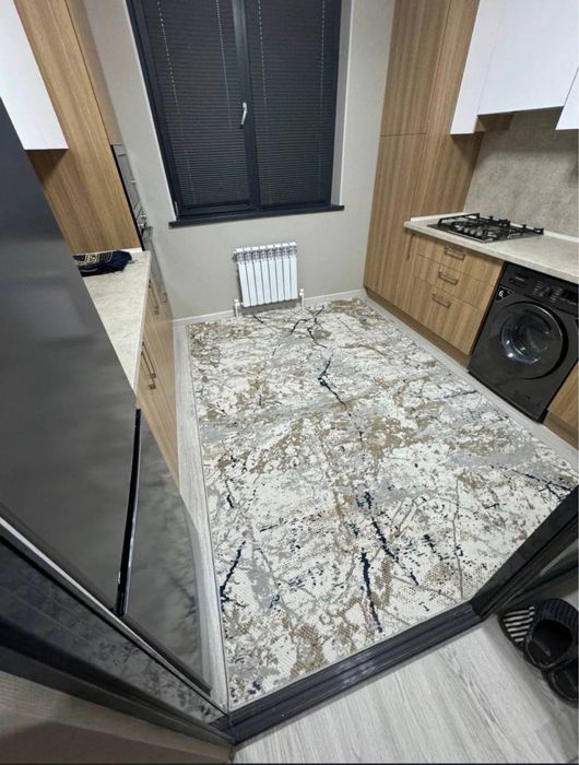 Нужна одна девушка, birga yashashga qiz kerak