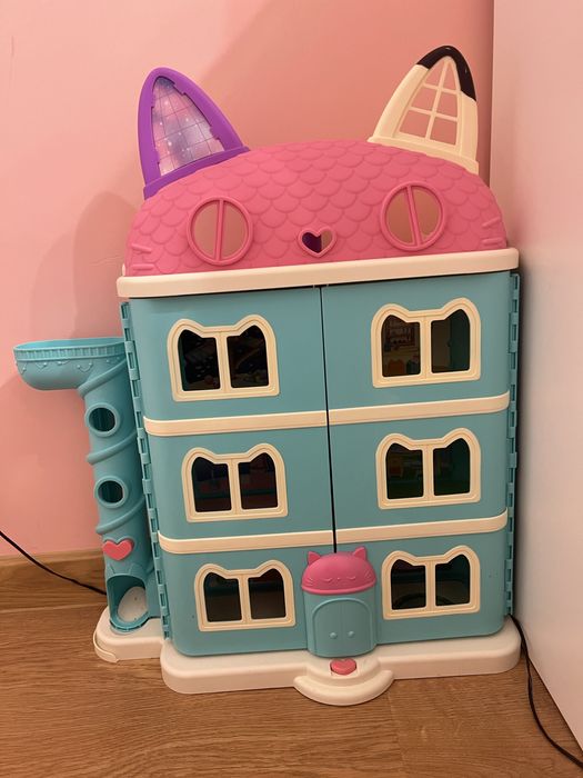 Къщата на Габи (Gabby’s Dollhouse)