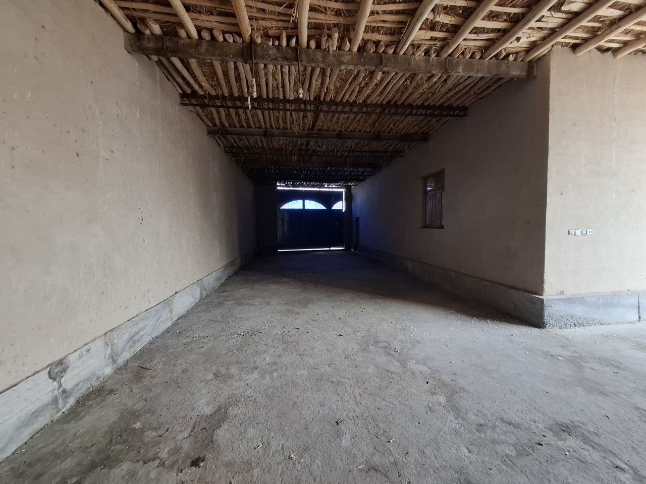 Uy sotiladi kelishilgan narxlarda