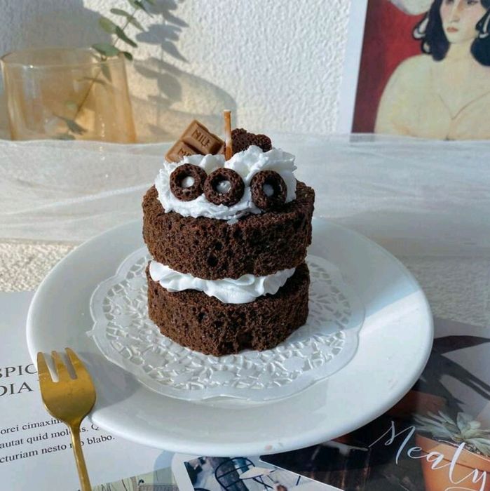 Ароматни свещи в различни фори рози, торти, кремове