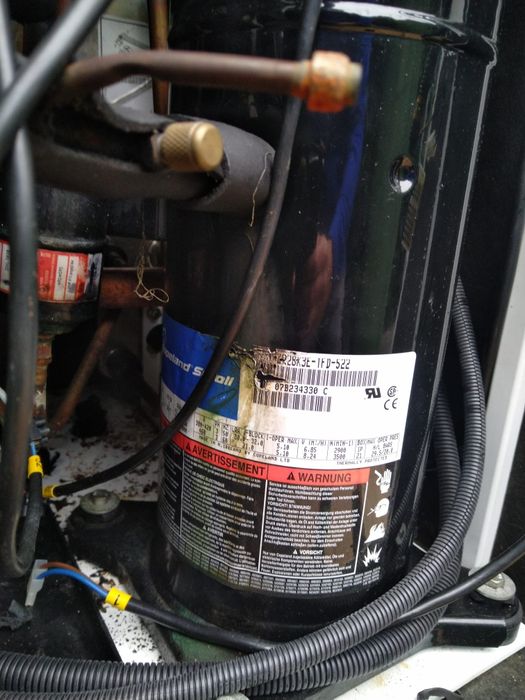 Centrală Termică Modernă - Instalație Nouă / Foarte Bine Păstrată

Des