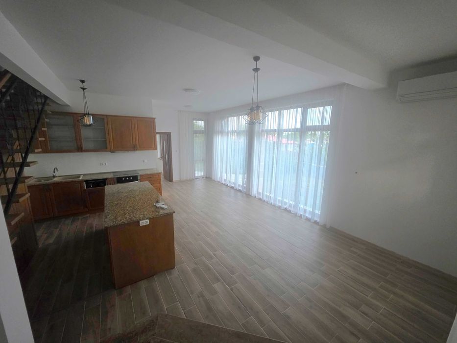 Собственик продава къща с двор,  4 спални в с.Каменар, Поморие