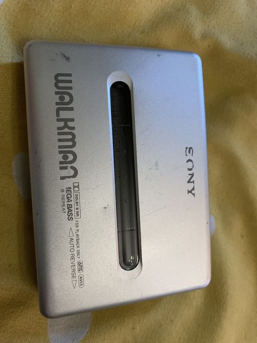 Продам кассетный плеер sony walkman юбилейная 20 лет