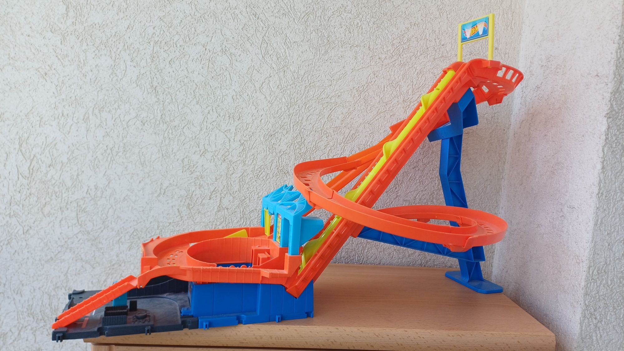 Писти hot wheels и автовоз hot wheels