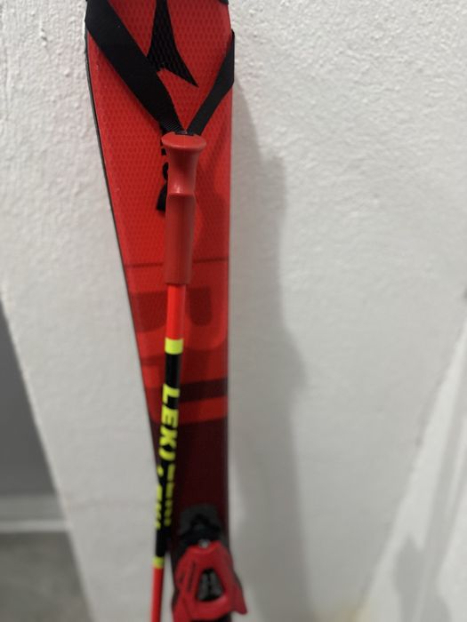 Vând schiuri Atomic Redster 120 cm +bete leki cadou