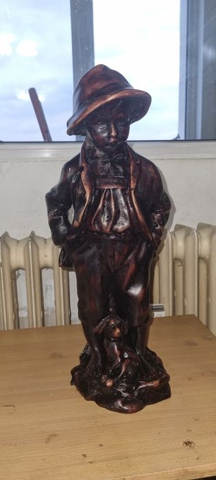 Vând statuete de diferite marimi