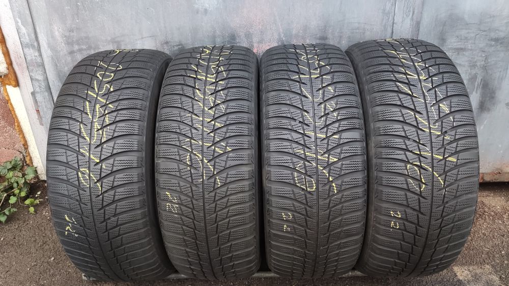 4бр. зимни гуми 205/55/16 Bridgestone Blizzak LM001
dot22
6.89mm
Добро