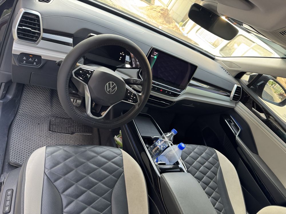 VOLKSWAGEN ID 6 pro polni full