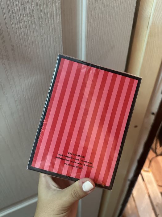 Victoria’s secret bombshell intense