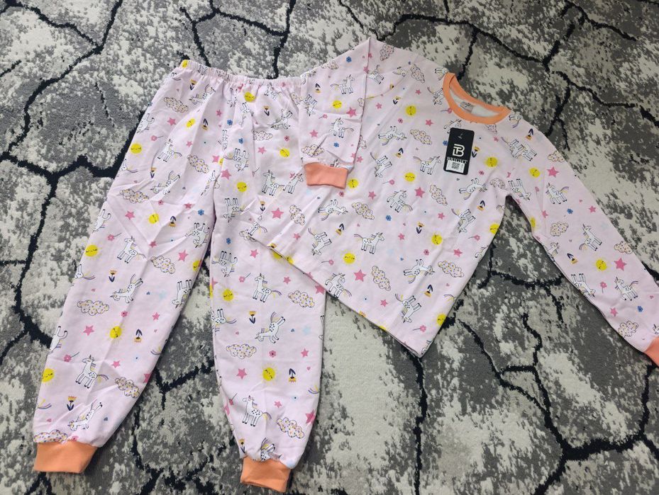 Продам пижамы для девочки на 5-7 лет теплые хб
