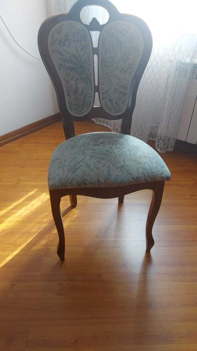 Продам стулья для гостиной