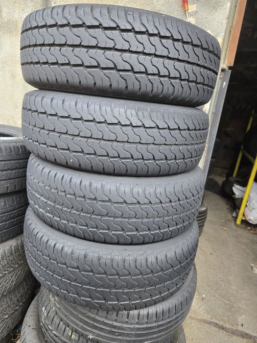 4бр. 215 70 15С Dunlop летни.