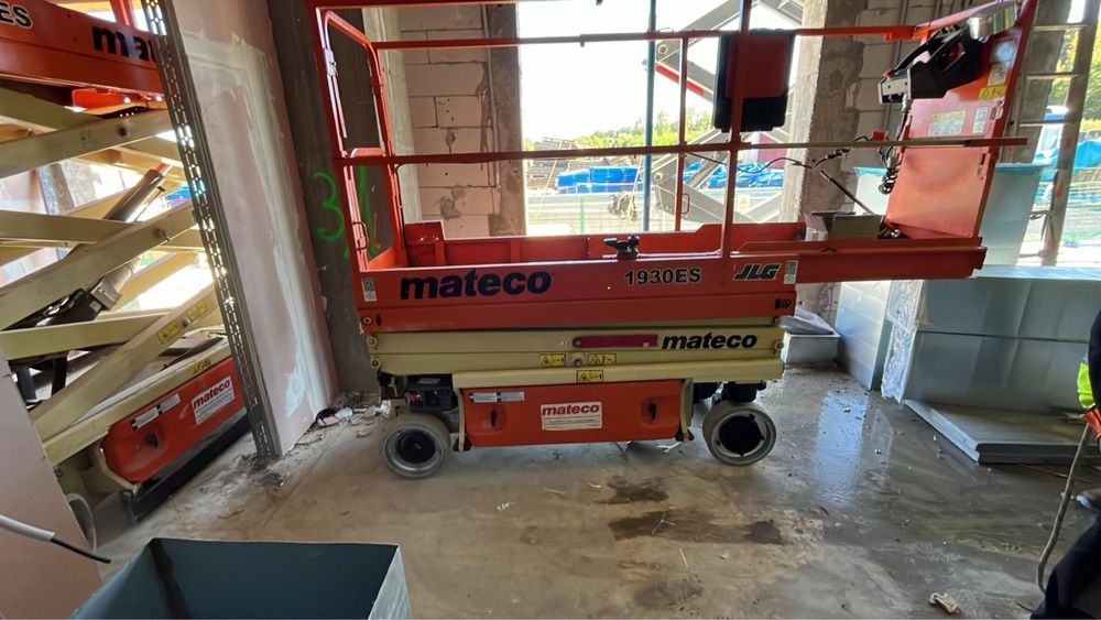 Vand / inchiriez stivuitoare 1,6t palna la 12 tone