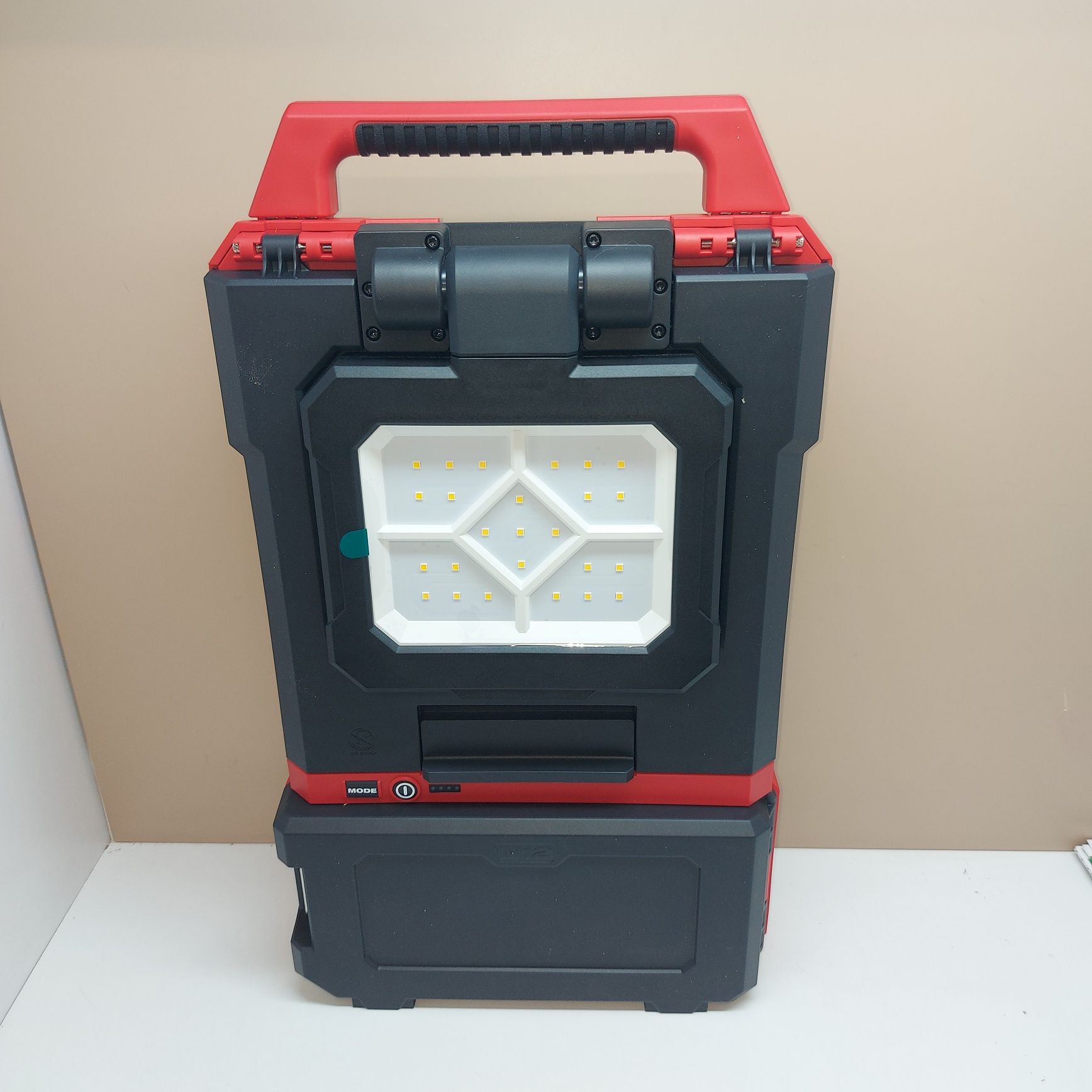 ПРОМОЦИЯ.Led работна лампа Milwaukee M12 POAL-0