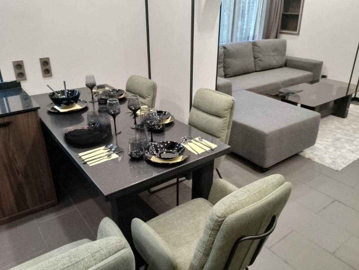 Дава се под наем Двустаен апартамент в София, Изток - 70 кв.м за 990 € - Снимка #16