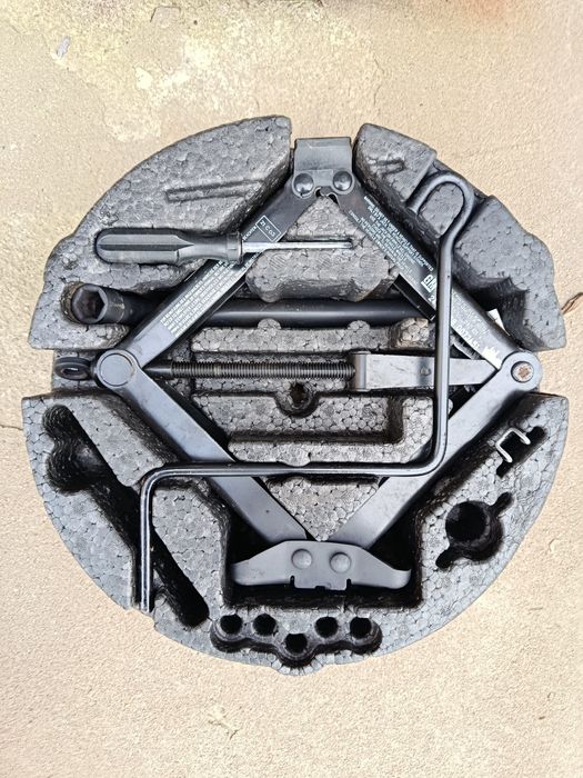 Резервна гума тип патерица за Опел 16 цола 5х110