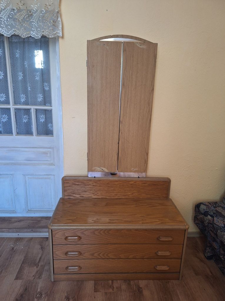 Dulap haine plus oglindă...