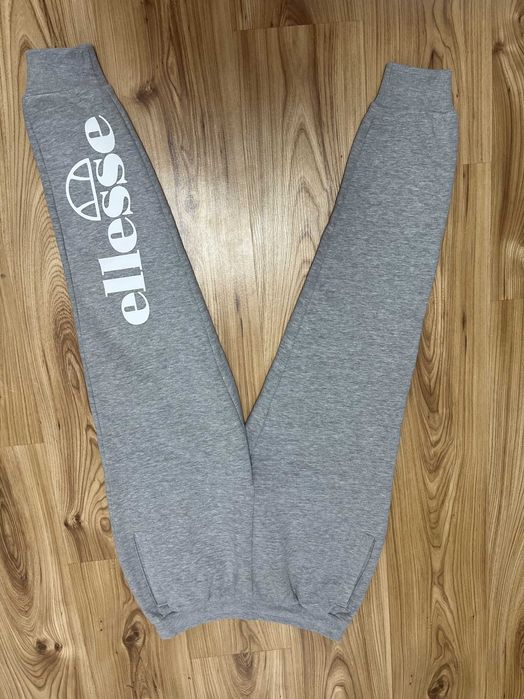 Анцунг ELLESSE чисто нов