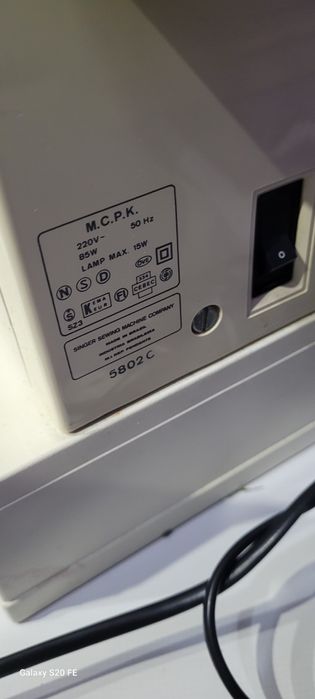 Mașina de cusut Singer