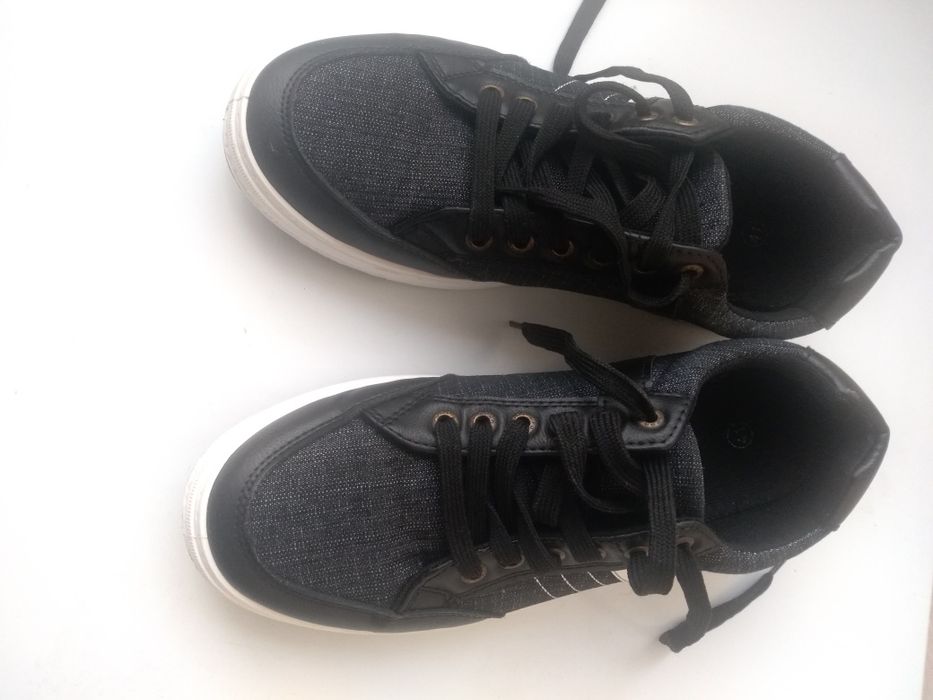 Adidași mărimea 41