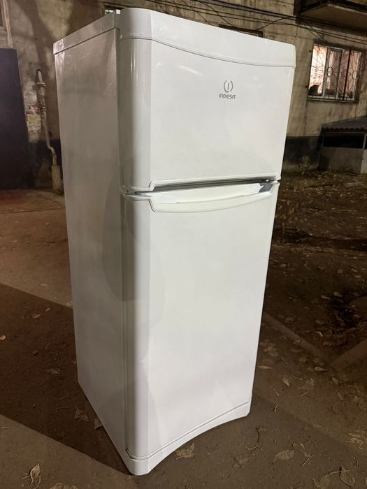 Продам холодильник