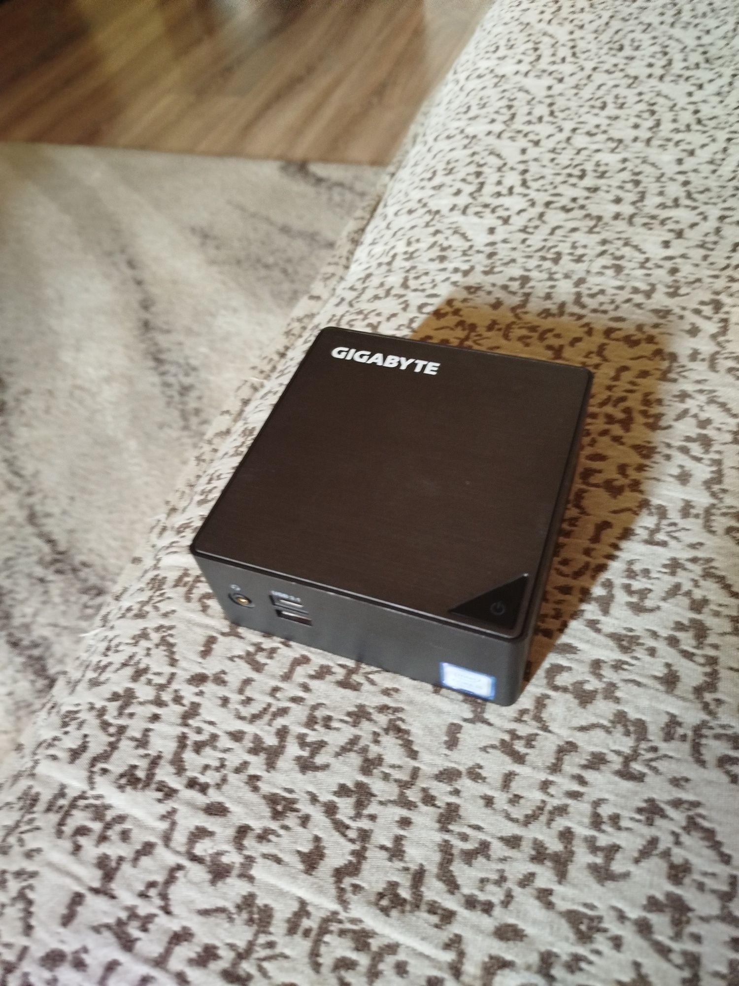 Calculator Intel i5 a7a generație că nuc