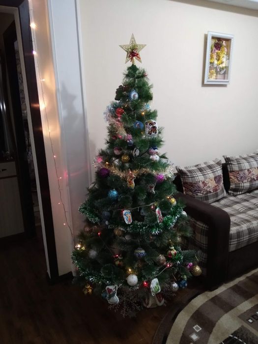 Продам новогоднюю ёлку 180 см