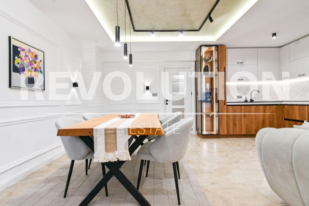 Дава се под наем Тристаен апартамент в София, Зона Б-18 - 120 кв.м за 1300 € - Снимка #2