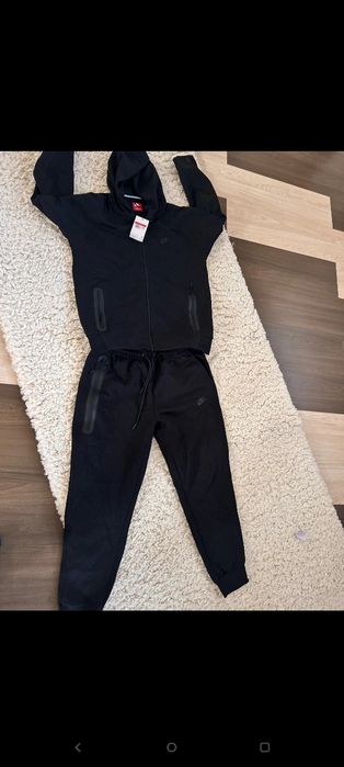 Nike tech negru nou