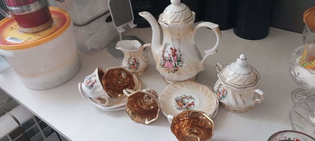 Продается кофеиный сервиз неординарнл красивый