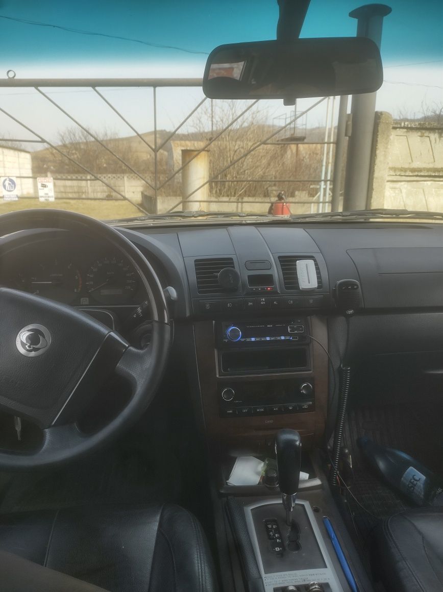 Vând Ssangyong Rexton